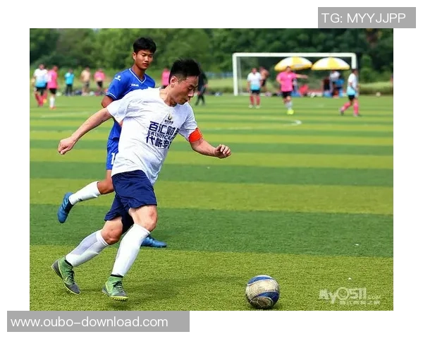 足球比赛分为不同类型和阶段探讨各类比赛的规则与特点